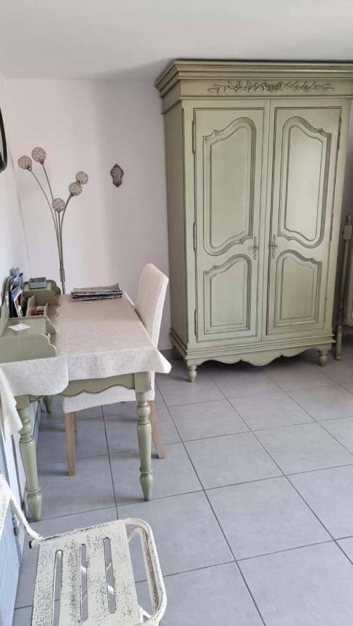 Domaine La Garenne Acomodação com café da manhã Reilhaguet Exterior foto